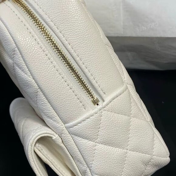 CHANEL 24C gold buckle diamond pattern leather chain shoulder strap backpack - Picture 4 of 8